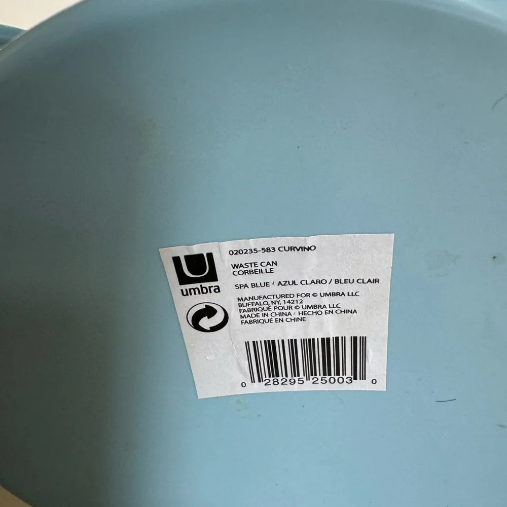 UMBRA Light Blue Plastic Tooth Brush Holder and Matching Trash Can EUC